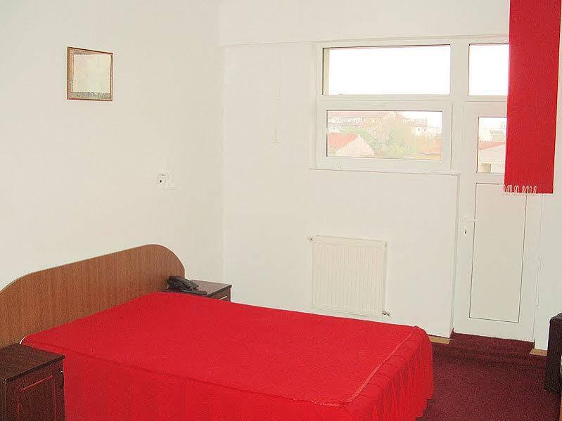 Hotel Uranus Bucharest Luaran gambar